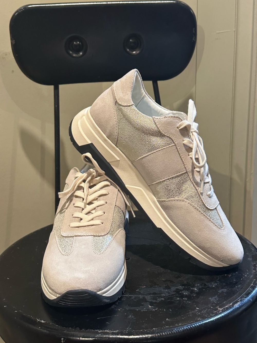 PAIGE NWOT Maya Mixed Media Sneaker